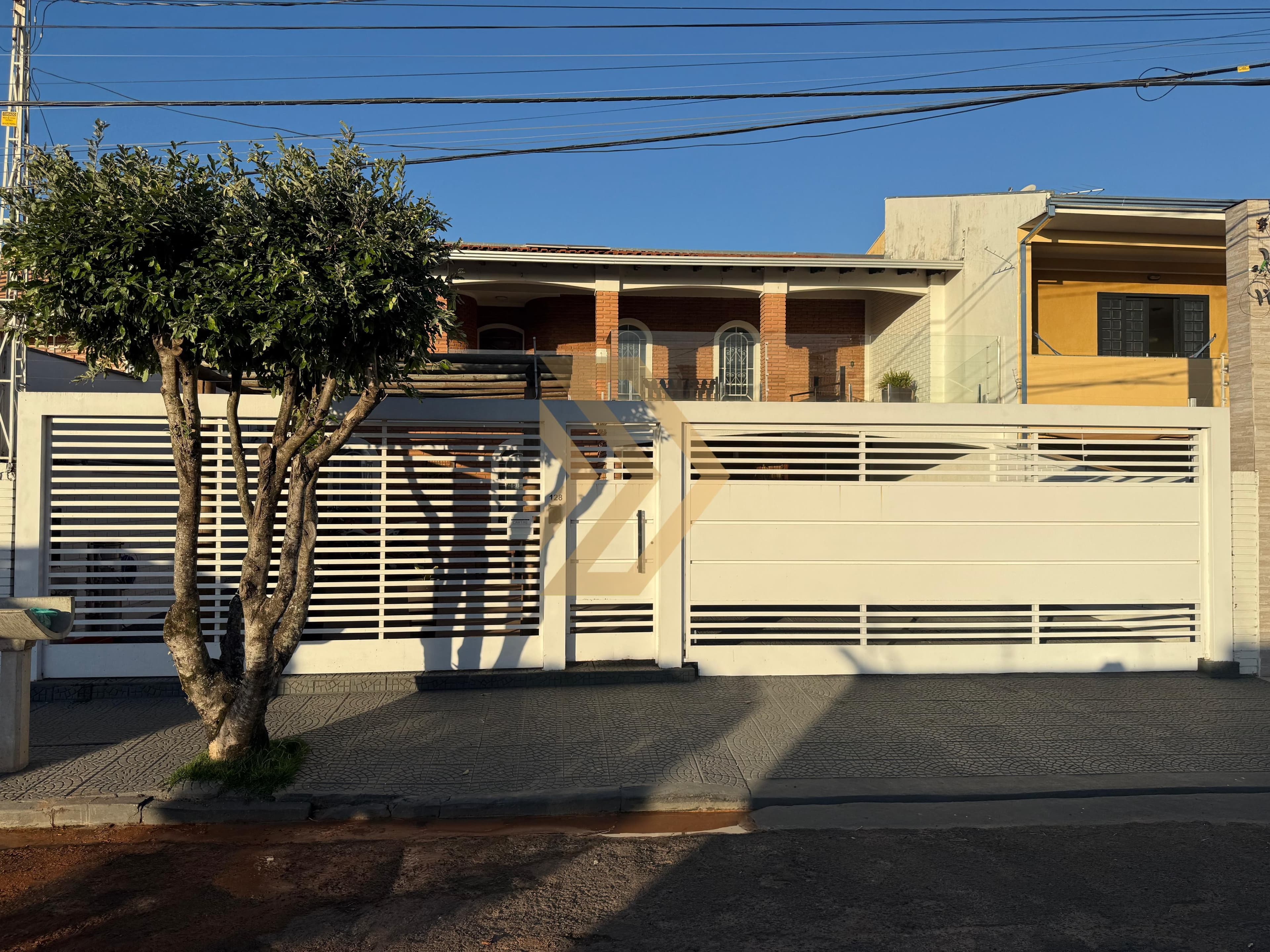 Casa para venda, 321,62m², com 2 dormitórios - Jardim Maria Martha, Marília
