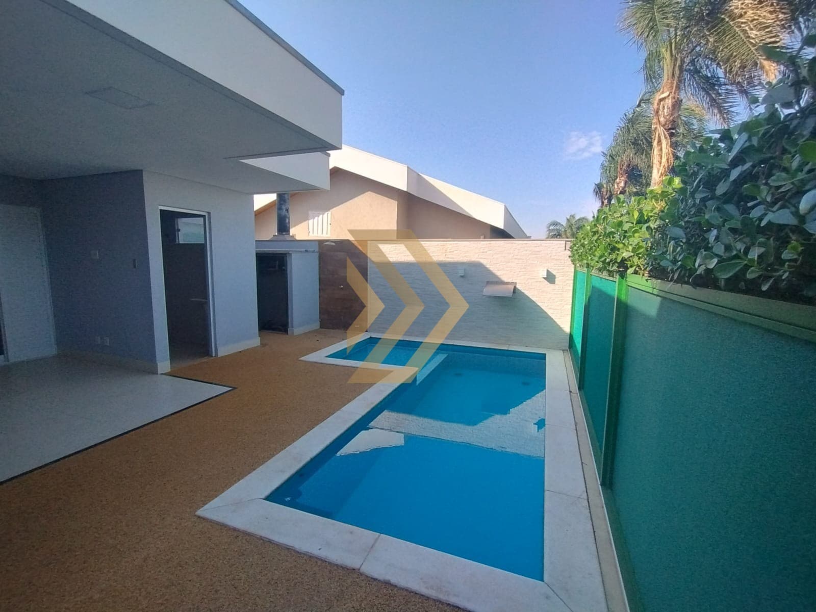 CASA EM CONDOMÍNIO FECHADO – REGIÃO DO AEROPORTO DE MARÍLIA